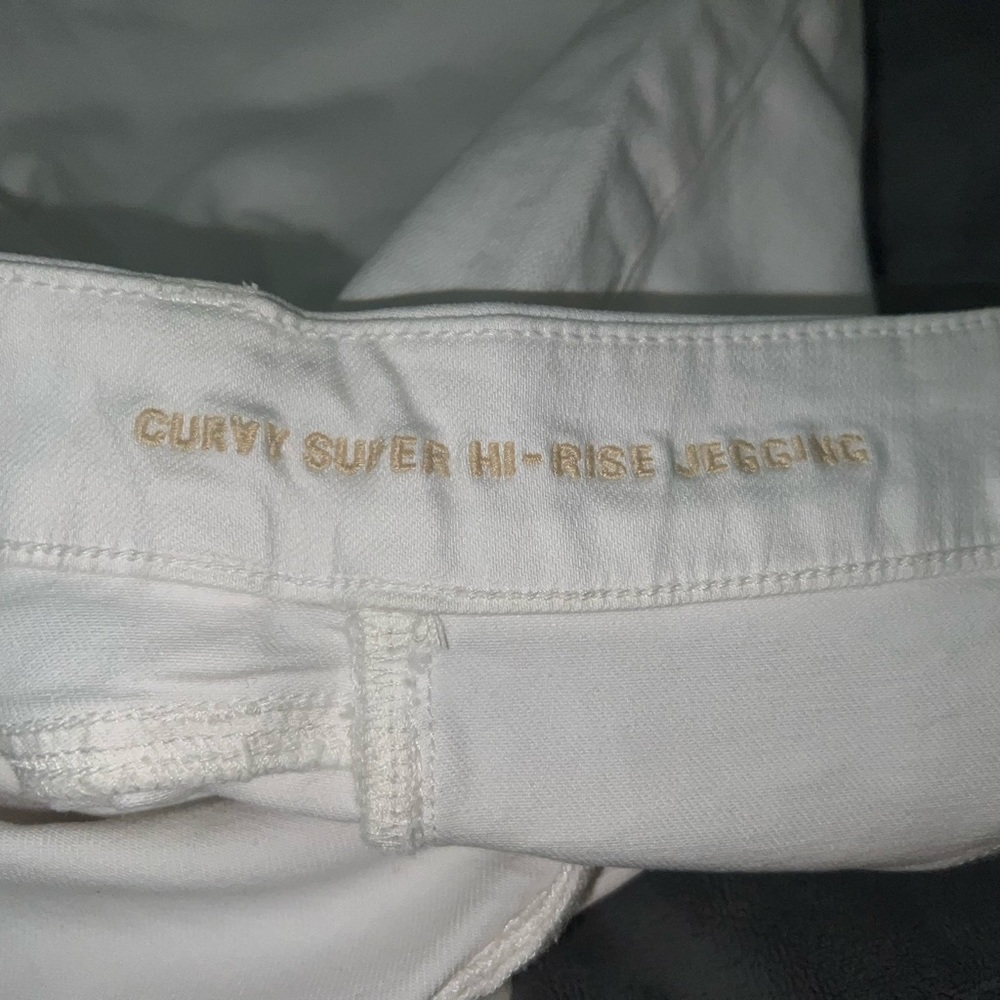 White jean from American eagle